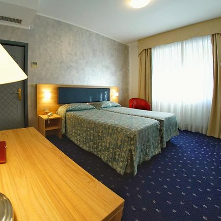 Hotel Le Torrette Galbiate Exterior photo