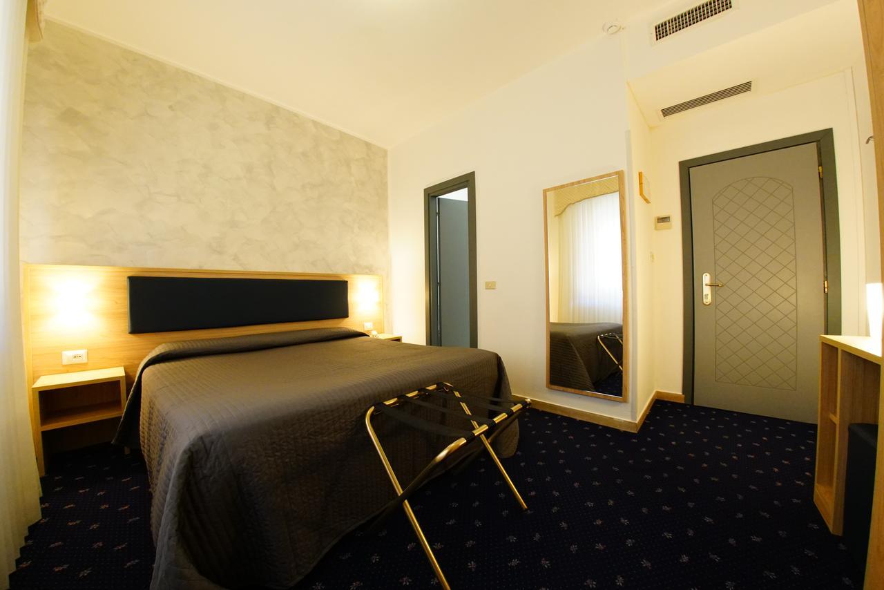 Hotel Le Torrette Galbiate Exterior photo